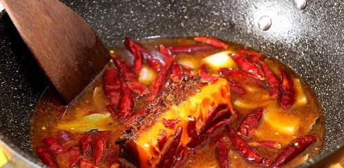 一包火鍋底料搞定麻辣小龍蝦 簡單配料，絕佳風(fēng)味